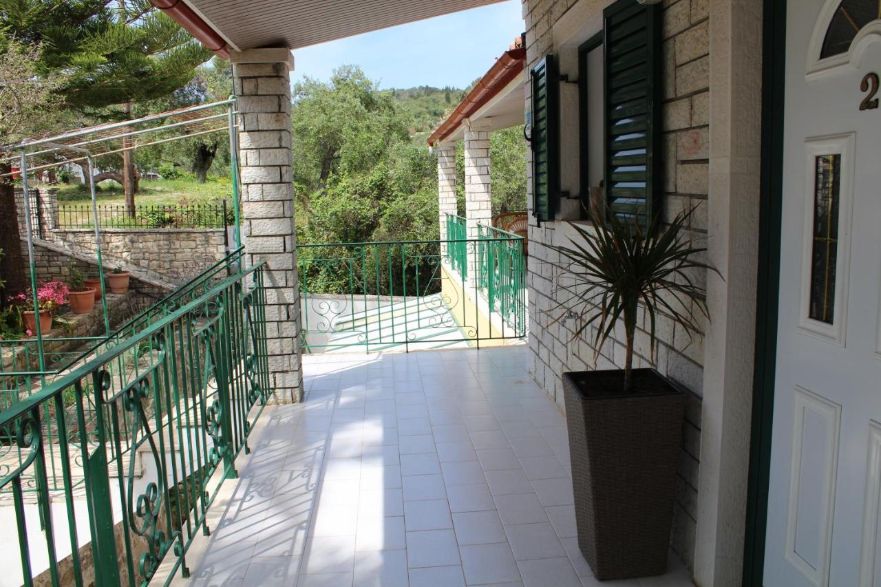 Paxos Rock Apartments 盖奥斯 外观 照片