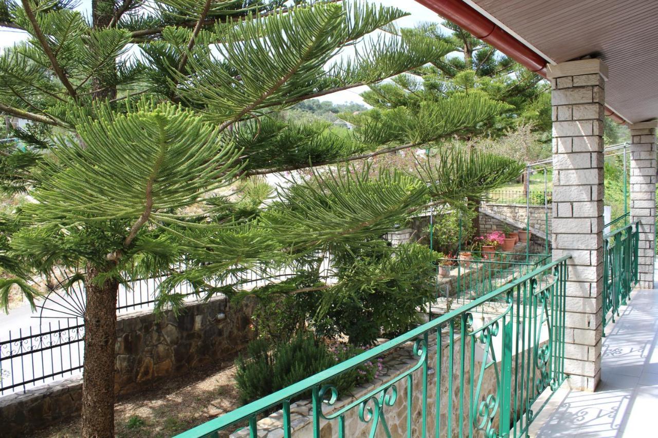 Paxos Rock Apartments 盖奥斯 外观 照片