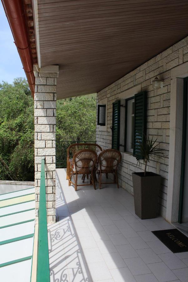 Paxos Rock Apartments 盖奥斯 外观 照片