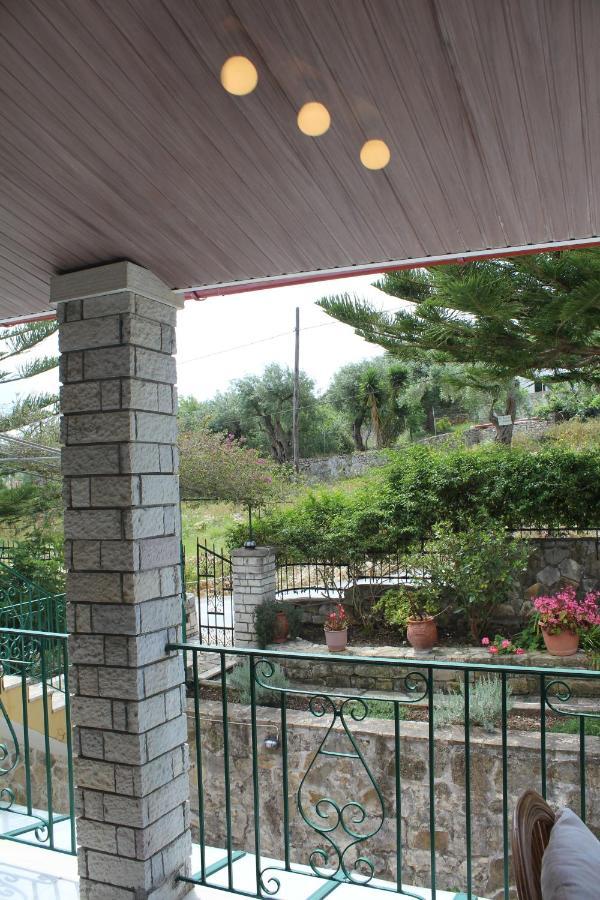Paxos Rock Apartments 盖奥斯 外观 照片