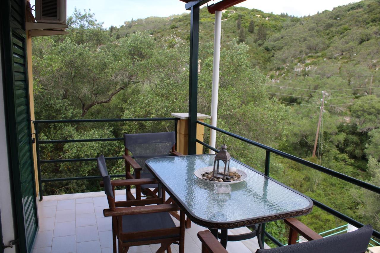 Paxos Rock Apartments 盖奥斯 外观 照片