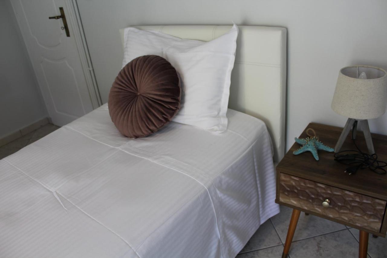 Paxos Rock Apartments 盖奥斯 外观 照片
