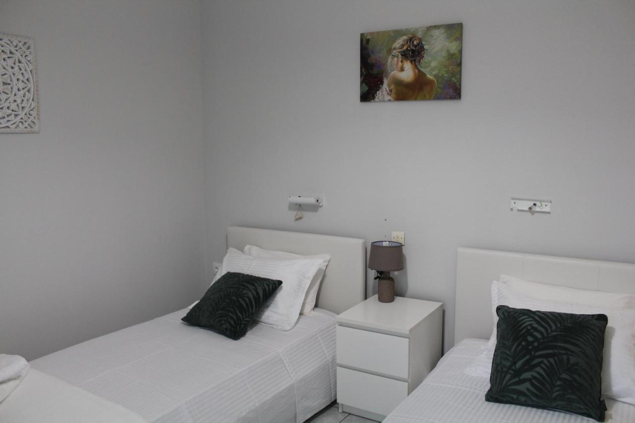 Paxos Rock Apartments 盖奥斯 外观 照片