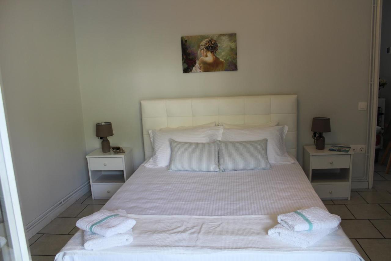 Paxos Rock Apartments 盖奥斯 外观 照片